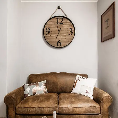Wine House - The House Of Travelers Apartament
