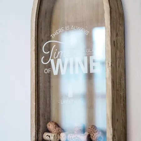 Wine House - The House Of Travelers *