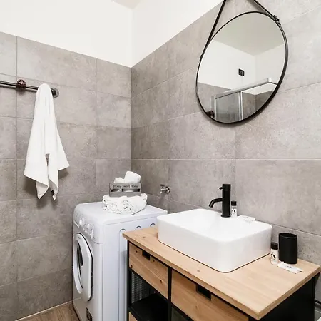 Wine House - The House Of Travelers