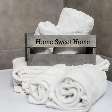 Wine House - The House Of Travelers Apartment Como