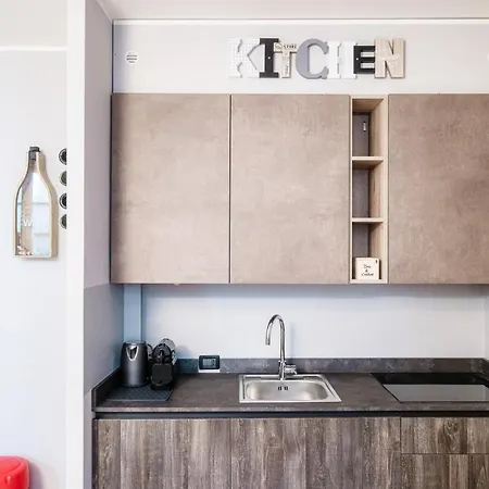 Wine House - The House Of Travelers * Como