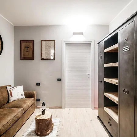 Apartment Wine House - The House Of Travelers Como