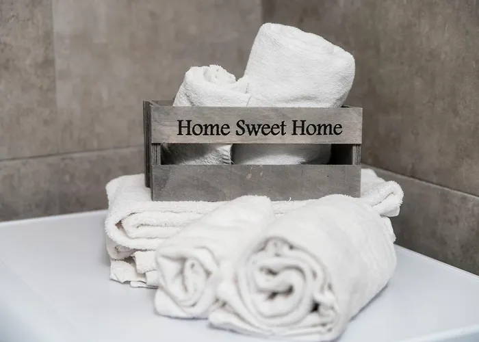 Wine House - The House Of Travelers דירה קומו