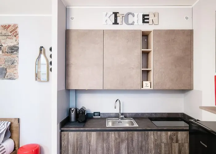 Wine House - The House Of Travelers * קומו