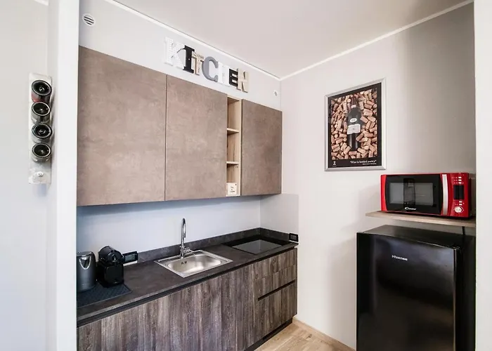 Wine House - The House Of Travelers *