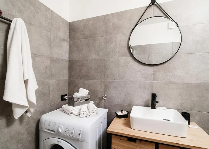 Wine House - The House Of Travelers * קומו