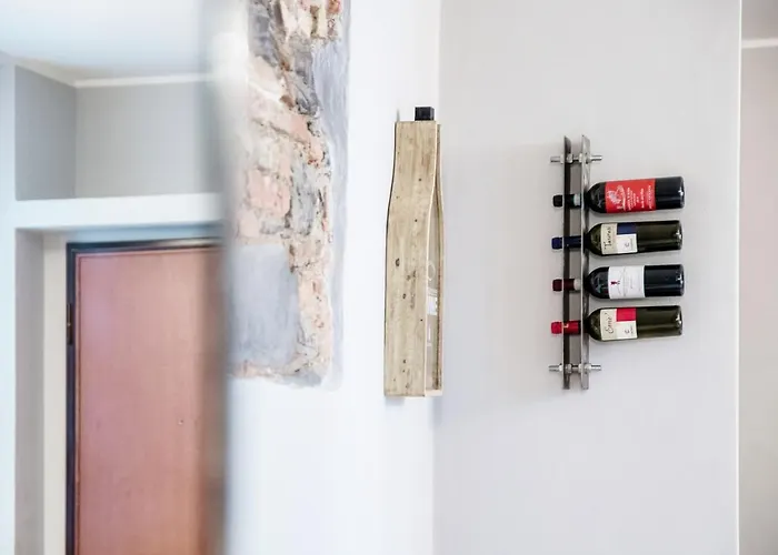 Wine House - The House Of Travelers *