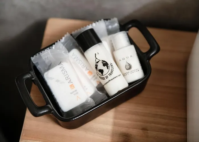 Wine House - The House Of Travelers קומו