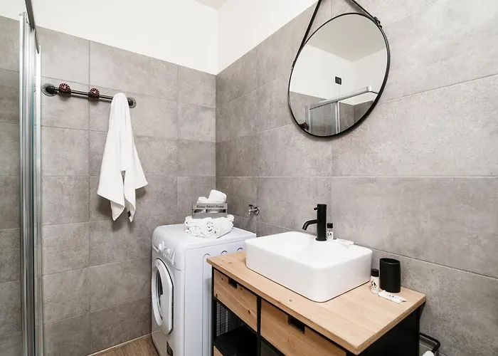 Wine House - The House Of Travelers